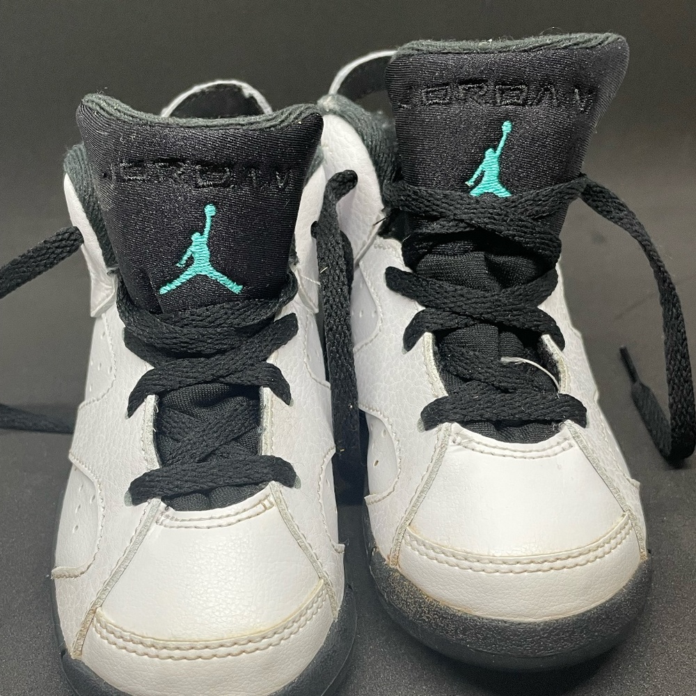 Jordan 6 Retro (Toddler Size 10) Black/White